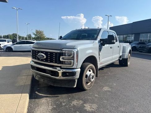 Used 2024 Ford F350 Lariat w/ Lariat Ultimate Package AWD/4WD image 3