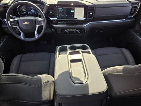 Used 2023 Chevrolet Silverado 1500 LT AWD/4WD image 14
