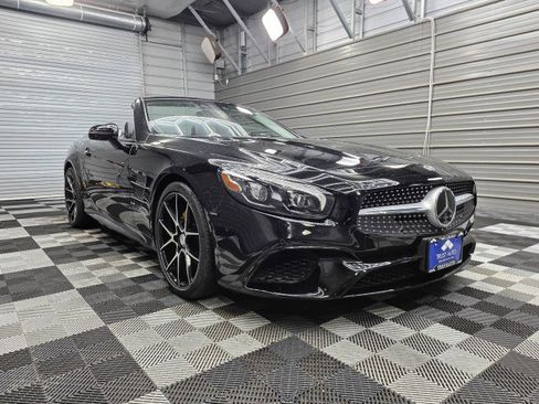 Used 2018 Mercedes-Benz SL 550 image 4