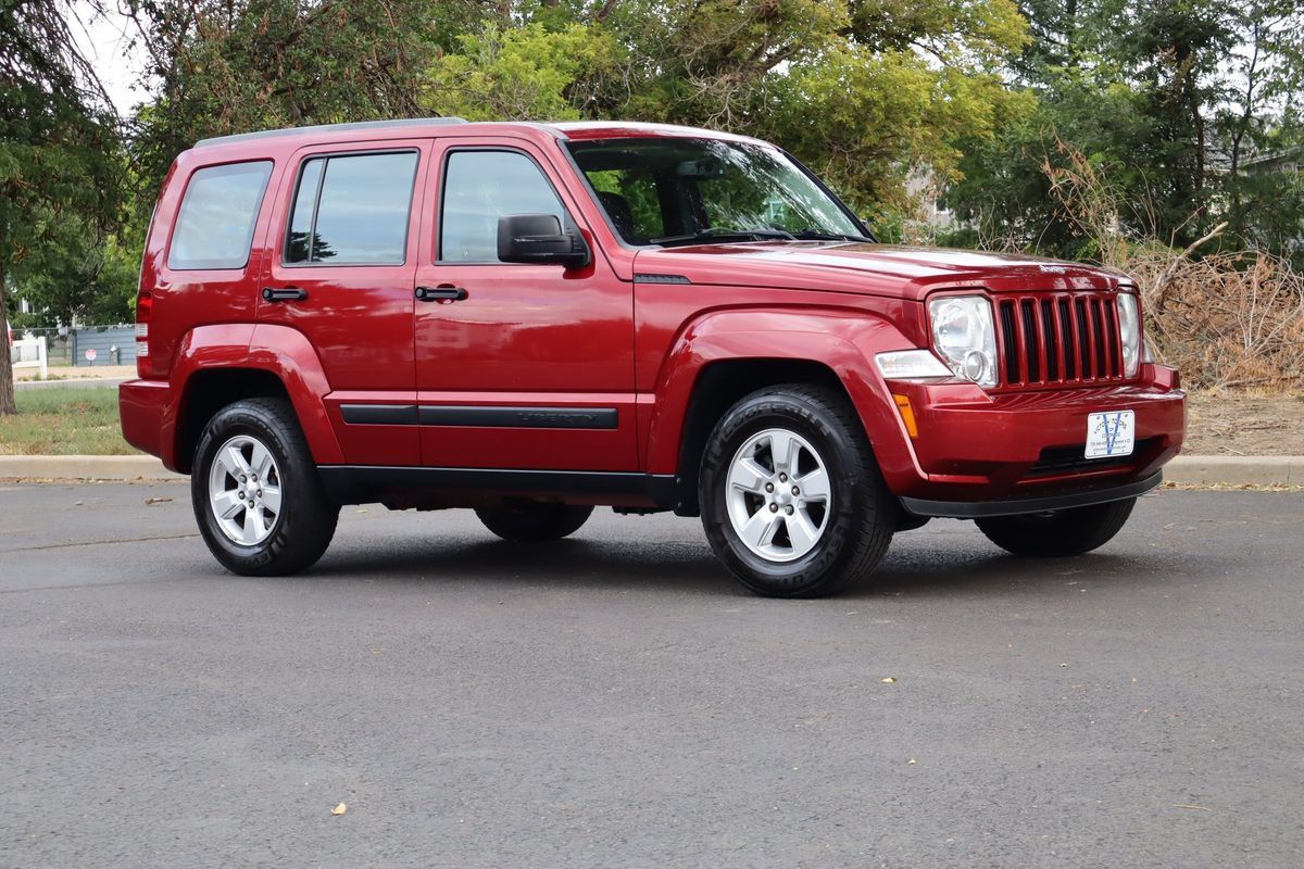 Used 2012 Jeep Liberty Sport w/ Driver Convenience Group AWD/4WD image 3