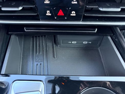 Used 2025 Volkswagen Atlas Cross Sport SE image 43