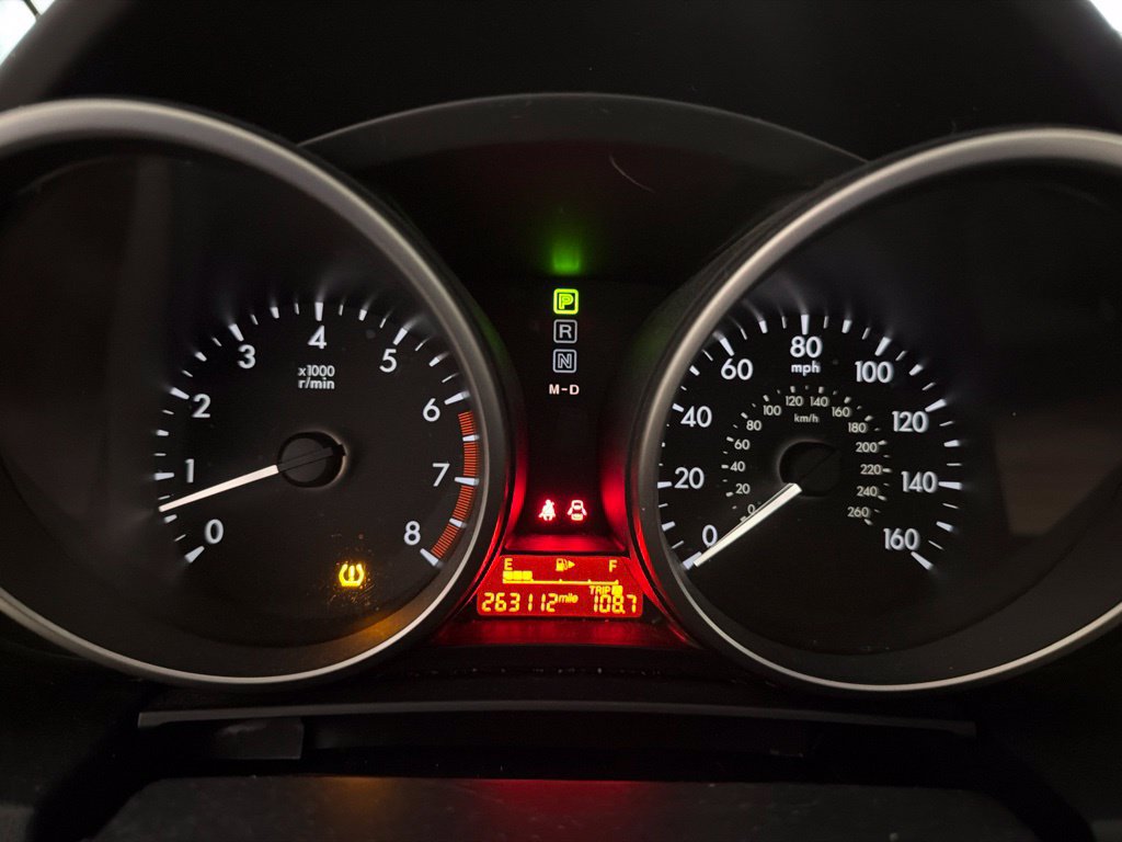 Used 2012 MAZDA MAZDA5 Sport FWD image 8