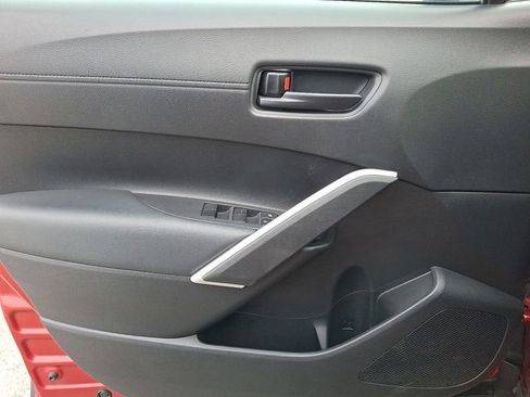 Used 2022 Toyota Corolla Cross LE image 12