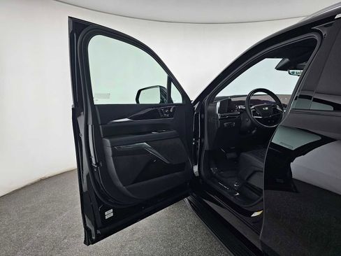 New 2026 Cadillac Escalade IQL Luxury w/ LPO, Radiant Package image 24