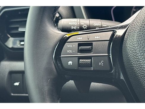 Used 2025 Honda Pilot EX-L image 38