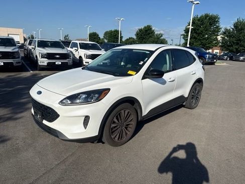 Used 2022 Ford Escape SE w/ SE Sport Appearance Package FWD image 3