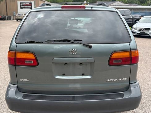 Used 1999 Toyota Sienna CE FWD image 5