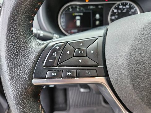 Used 2019 Nissan Kicks SR w/ SR Premium Package FWD image 27