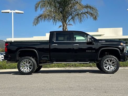 Used 2023 Chevrolet Silverado 2500 High Country AWD/4WD image 2