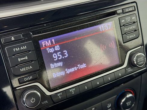 Used 2017 Nissan Sentra SV image 15