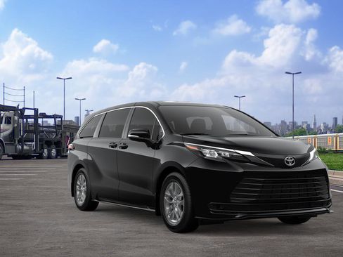 New 2026 Toyota Sienna LE FWD image 15