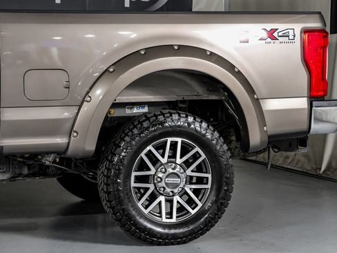 Used 2019 Ford F250 Lariat w/ Lariat Value Package AWD/4WD image 13
