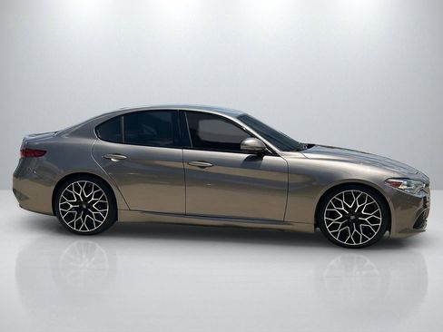 Used 2019 Alfa Romeo Giulia Ti Sport w/ Quick Order Package 22U Sport RWD image 4
