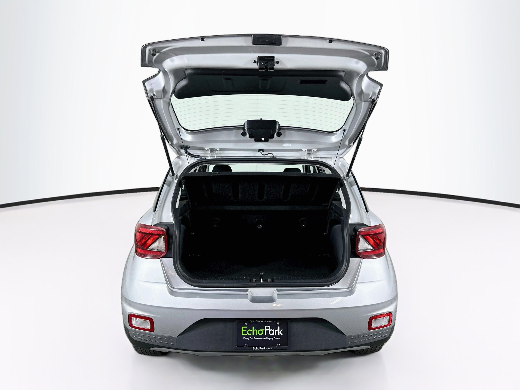 Used 2025 Hyundai Venue SEL FWD image 28