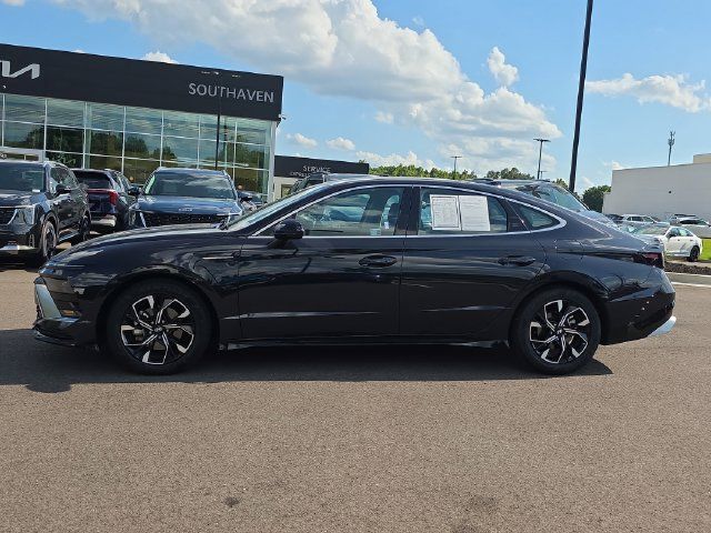 Used 2025 Hyundai Sonata SEL FWD image 2