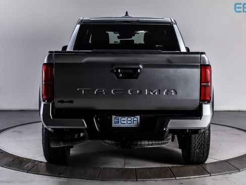 Used 2025 Toyota Tacoma TRD Off-Road image 5