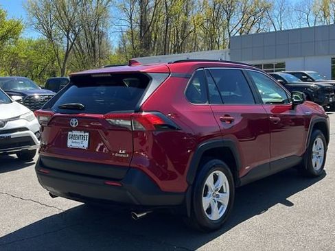 Used 2019 Toyota RAV4 LE w/ Carpet Mat Package AWD/4WD image 6
