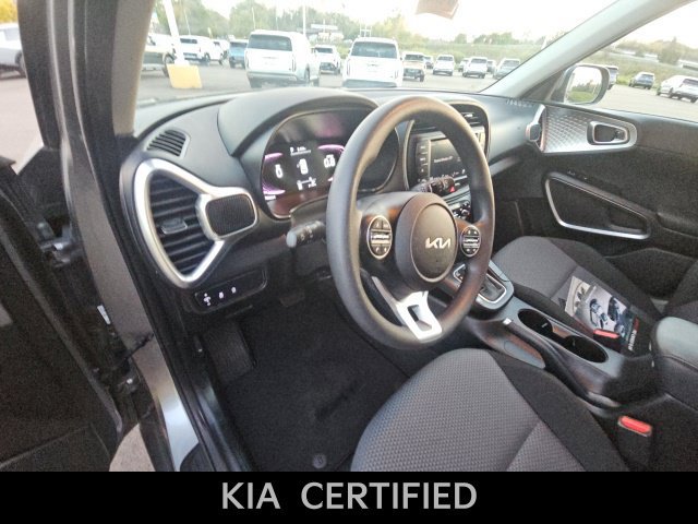 Used 2023 Kia Soul LX FWD image 14