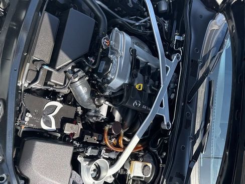 Used 2020 MAZDA MX-5 Miata Grand Touring RWD image 3