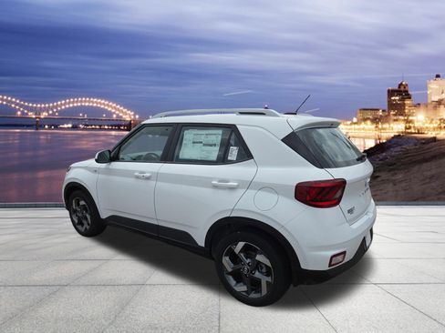 New 2026 Hyundai Venue SEL FWD image 3