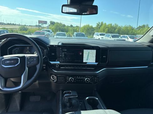 Used 2025 GMC Sierra 1500 SLT RWD image 11
