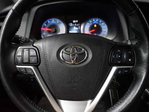 Certified 2020 Toyota Sienna SE FWD image 12
