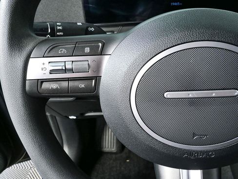 Used 2025 Hyundai Kona SE FWD image 10