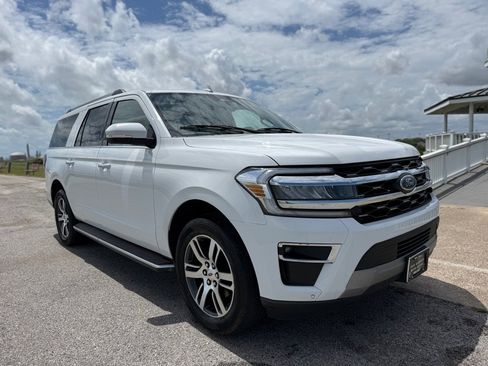 Used 2023 Ford Expedition Max Limited image 3