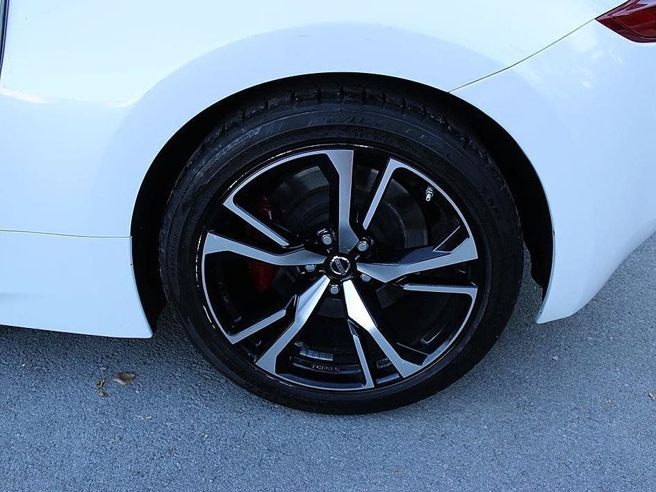Used 2018 Nissan 370Z Coupe RWD image 10