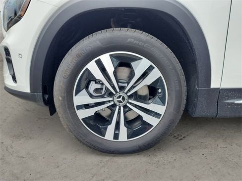 Used 2025 Mercedes-Benz GLB 250 4MATIC image 14