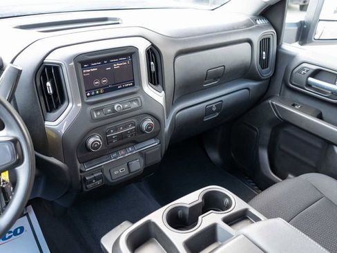 Used 2021 Chevrolet Silverado 2500 Custom w/ Custom Value Package image 17