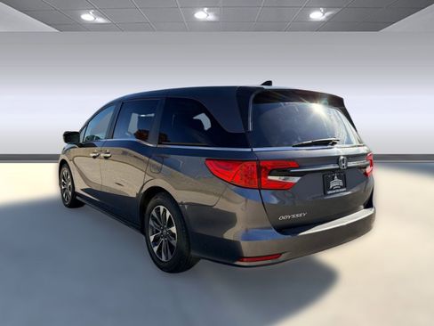 Used 2024 Honda Odyssey EX-L image 3