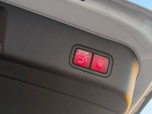 Used 2017 Mercedes-Benz GLE 350 GLE 350 4MATIC SUV w/ Premium 1 Package image 8