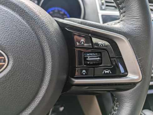 Used 2018 Subaru Outback 3.6R Limited AWD/4WD image 24