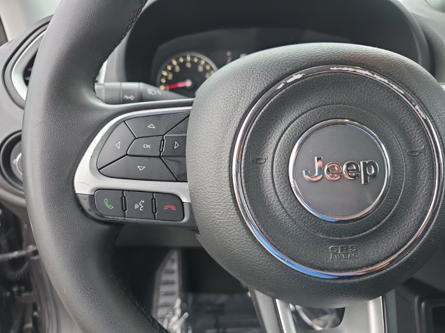 Used 2019 Jeep Renegade Latitude w/ Popular Equipment Group FWD image 19