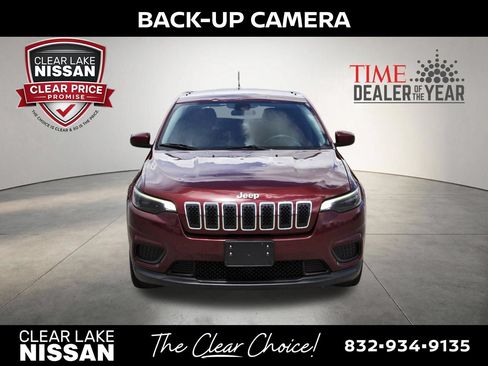 Used 2020 Jeep Cherokee Latitude w/ Mopar Interior Package FWD image 2