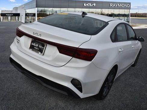 Certified 2023 Kia Forte LXS FWD image 4
