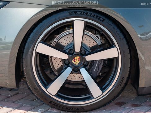 Used 2022 Porsche 911 Carrera RWD image 36