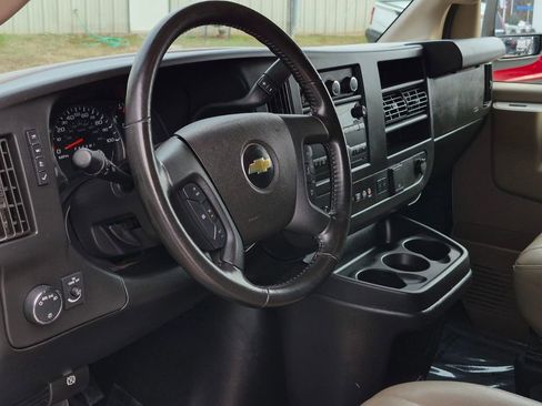 Used 2020 Chevrolet Express 3500 w/ Driver Convenience Package image 14