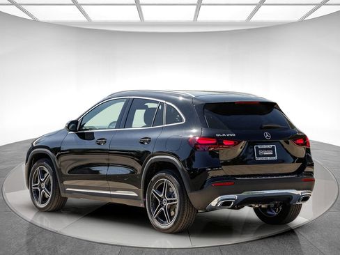 New 2026 Mercedes-Benz GLA 250 4MATIC image 2