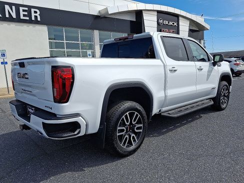 Used 2025 GMC Sierra 1500 AT4 w/ Technology Package AWD/4WD image 6