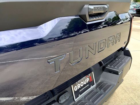 Used 2025 Toyota Tundra SR5 w/ SR5 Convenience Package AWD/4WD image 32