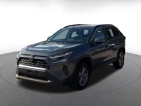 Used 2025 Toyota RAV4 XLE w/ Convenience Package AWD/4WD image 7