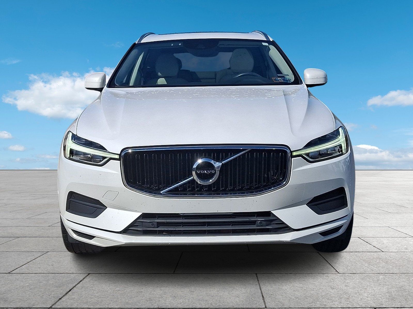 Used 2019 Volvo XC60 T5 Momentum w/ Premium Package AWD/4WD image 2