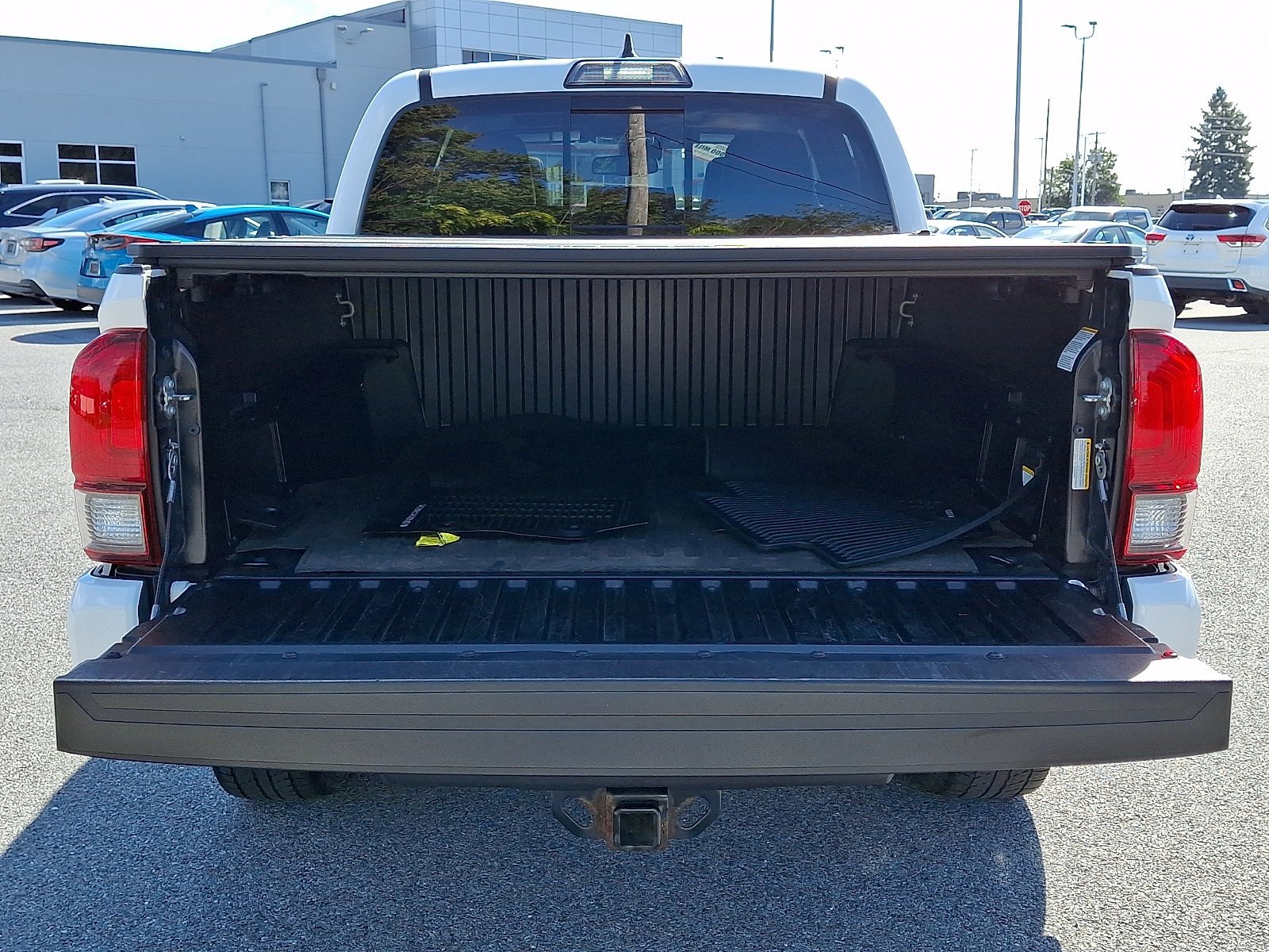 Used 2018 Toyota Tacoma TRD Sport AWD/4WD image 28