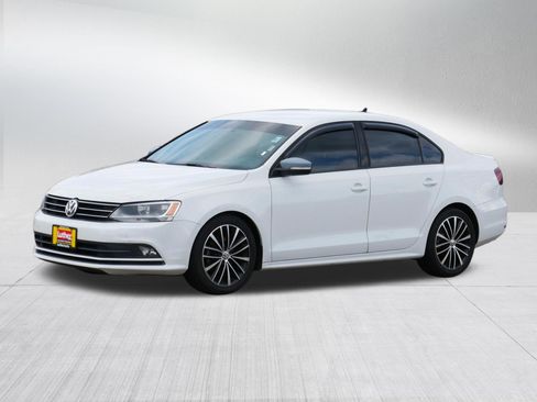 Used 2016 Volkswagen Jetta Sport FWD image 3