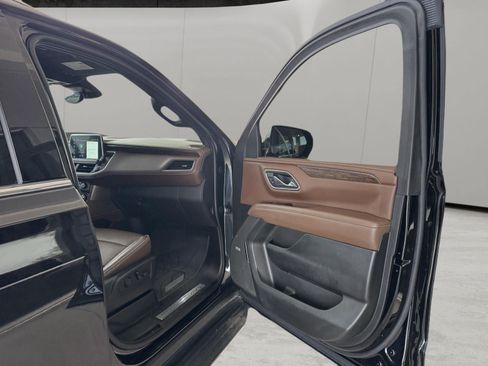 Used 2024 Chevrolet Tahoe High Country AWD/4WD image 27