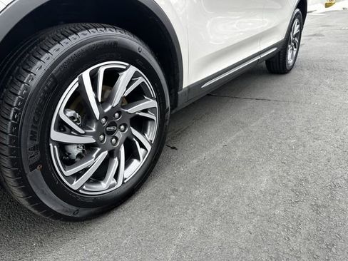 Certified 2024 Lincoln Corsair AWD w/ Equipment Group 101A image 12