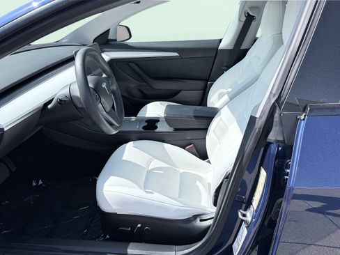 Used 2022 Tesla Model 3 Standard Range RWD image 16