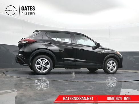 New 2025 Nissan Kicks Play S image 40